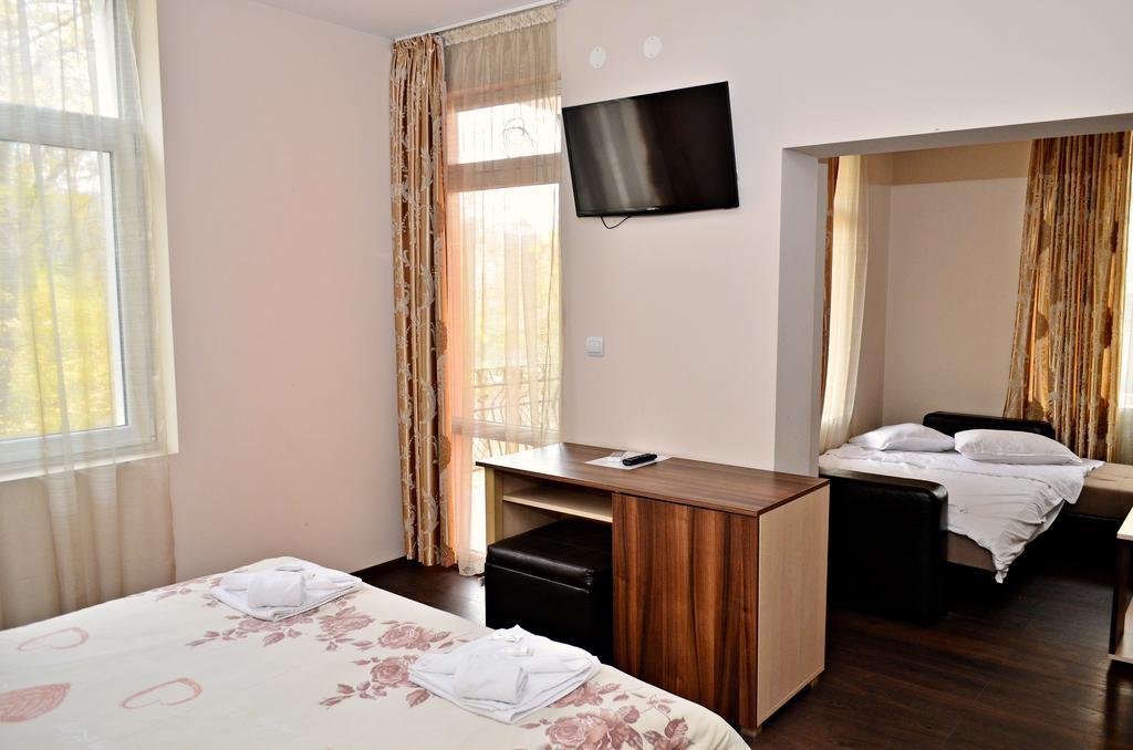 Guest House Anelim Veliko Tŭrnovo Exterior photo